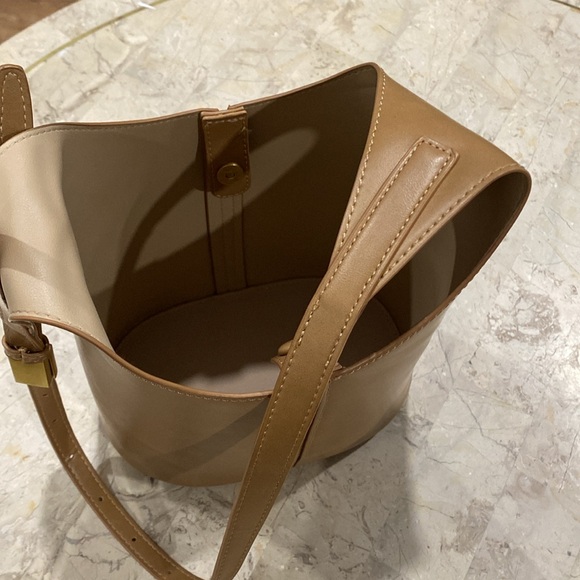 Bucket Bag with removable inside pouch - Picture 6 of 8